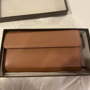 Brand new Gucci wallet Tan leather